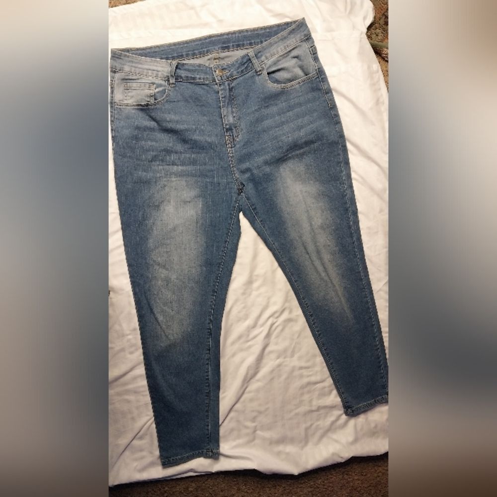 Boutique Skinny Jeans Light Wash Distressed High Rise Size 1XL (14) Stretch